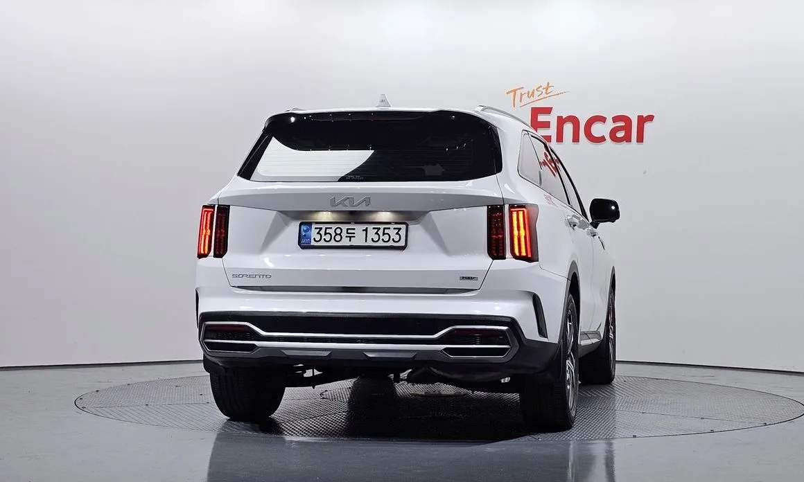 Kia Sorento — фото 10