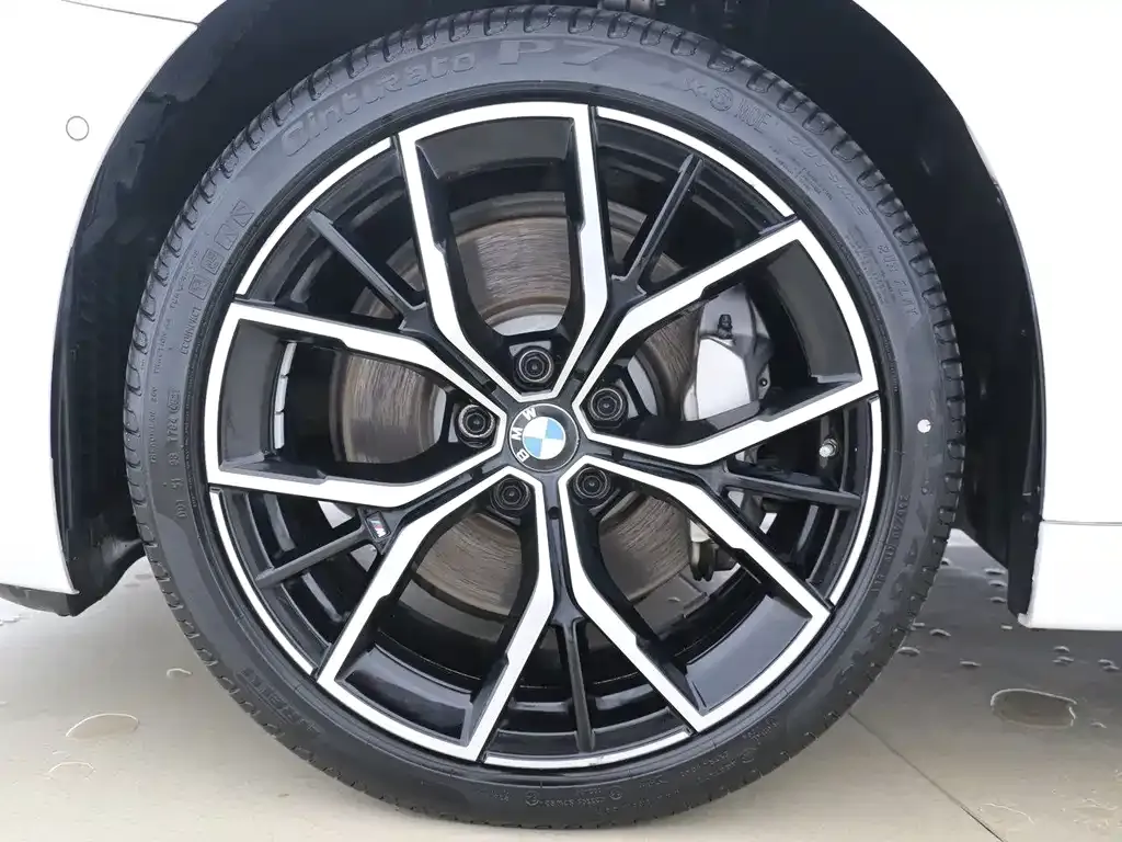 BMW 5 Series — фото 9
