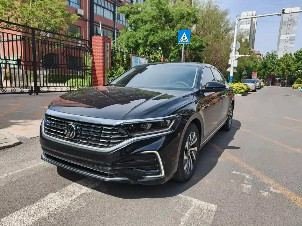 Volkswagen 帕萨特插电混动 — фото 1