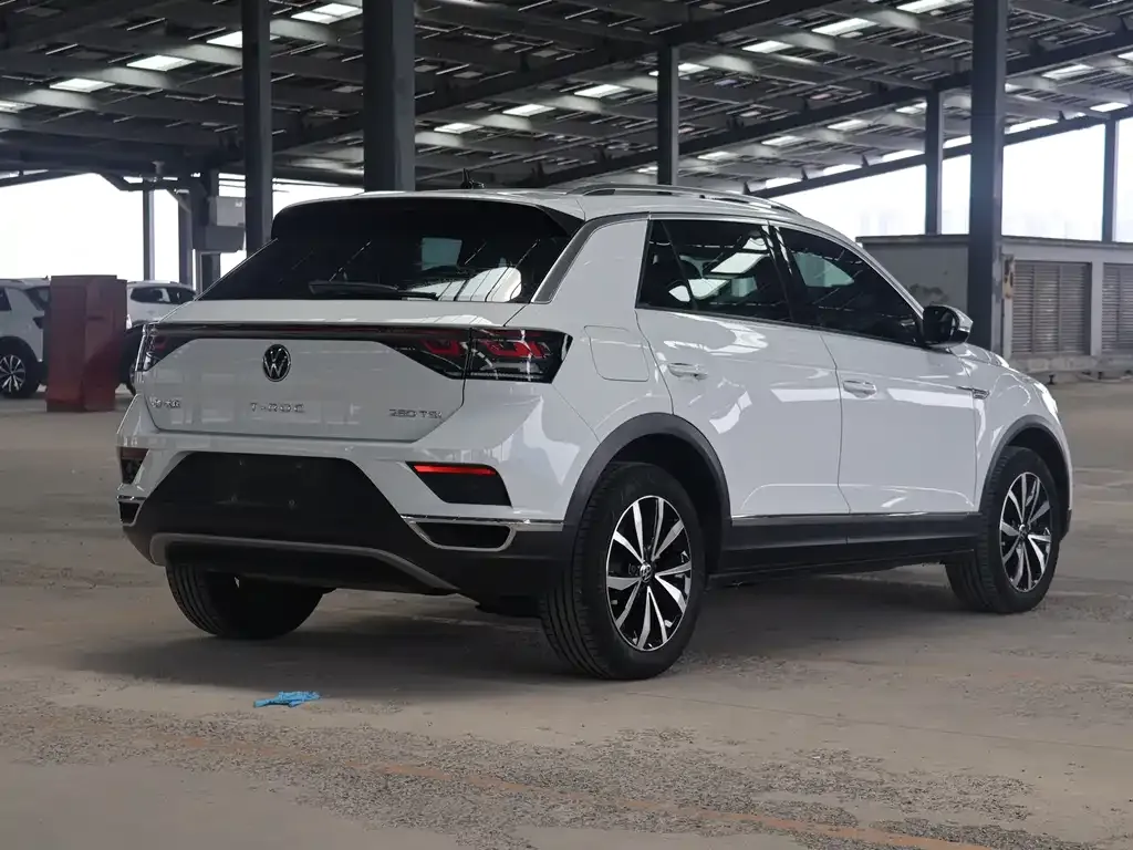 Volkswagen T-Roc — фото 10