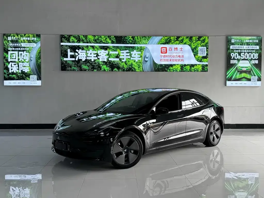 Tesla Model 3 — фото 1