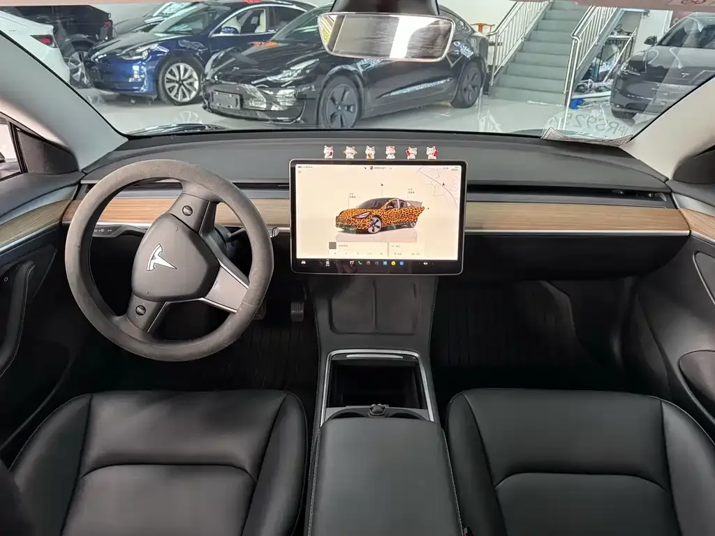 Tesla Model 3 — фото 9