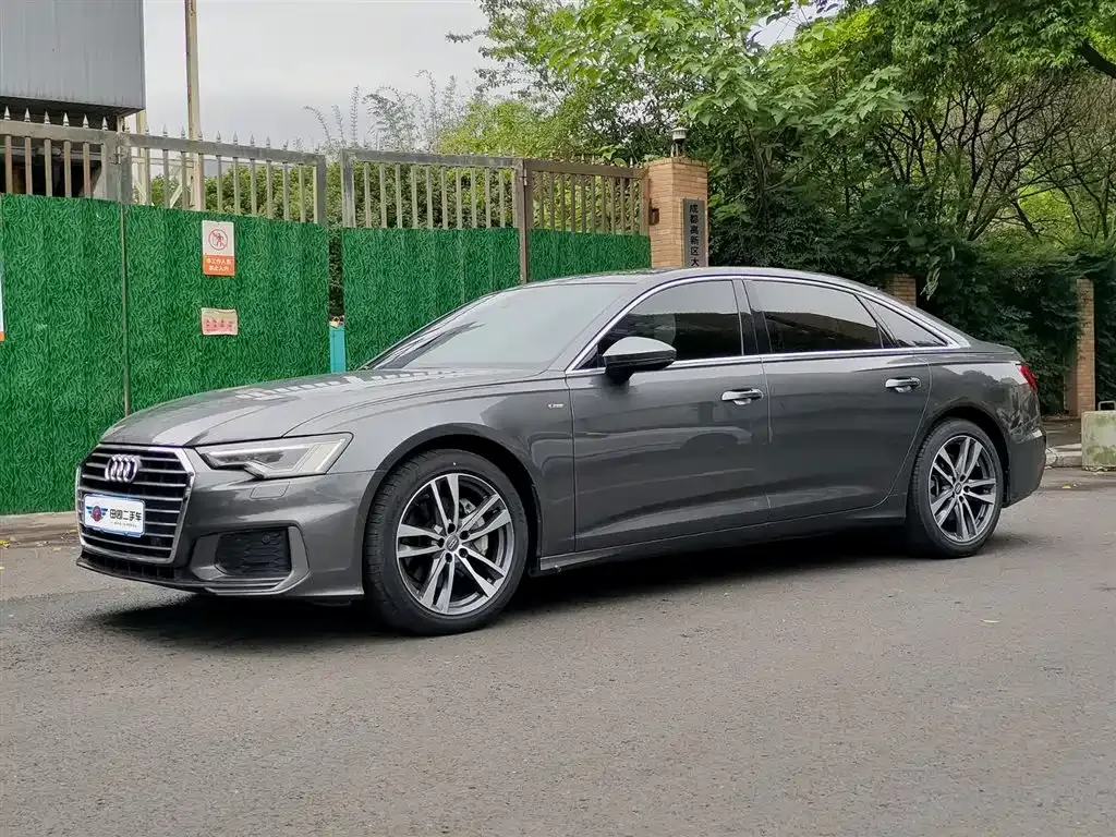 Audi A6L — фото 1