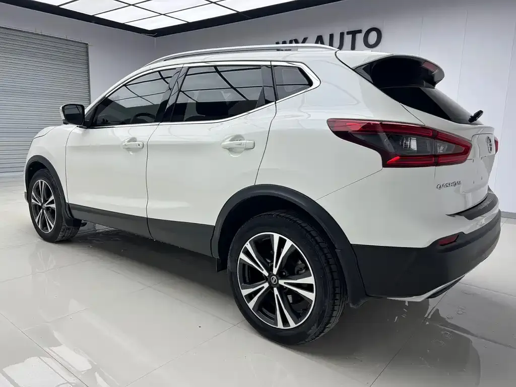 Nissan Qashqai — фото 5