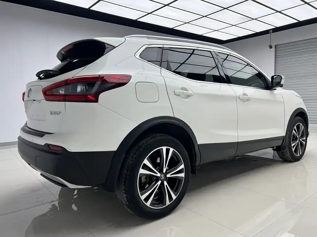 Nissan Qashqai — фото 10