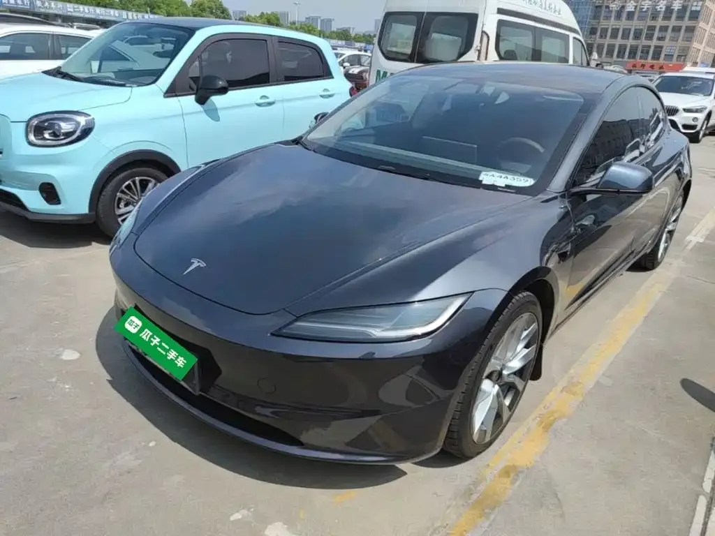 Tesla Model 3 — фото 1