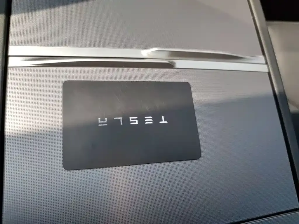 Tesla Model 3 — фото 7