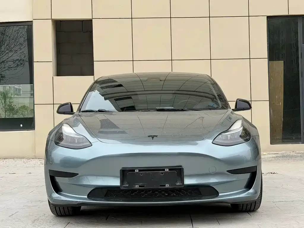 Tesla Model 3 — фото 5