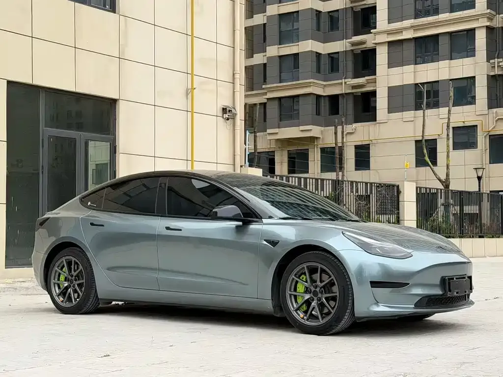 Tesla Model 3 — фото 2