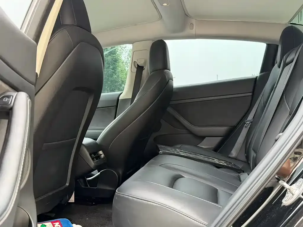 Tesla Model 3 — фото 3