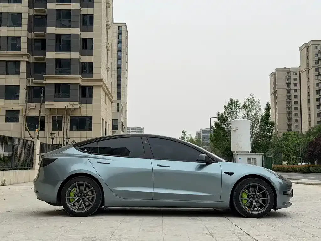 Tesla Model 3 — фото 4