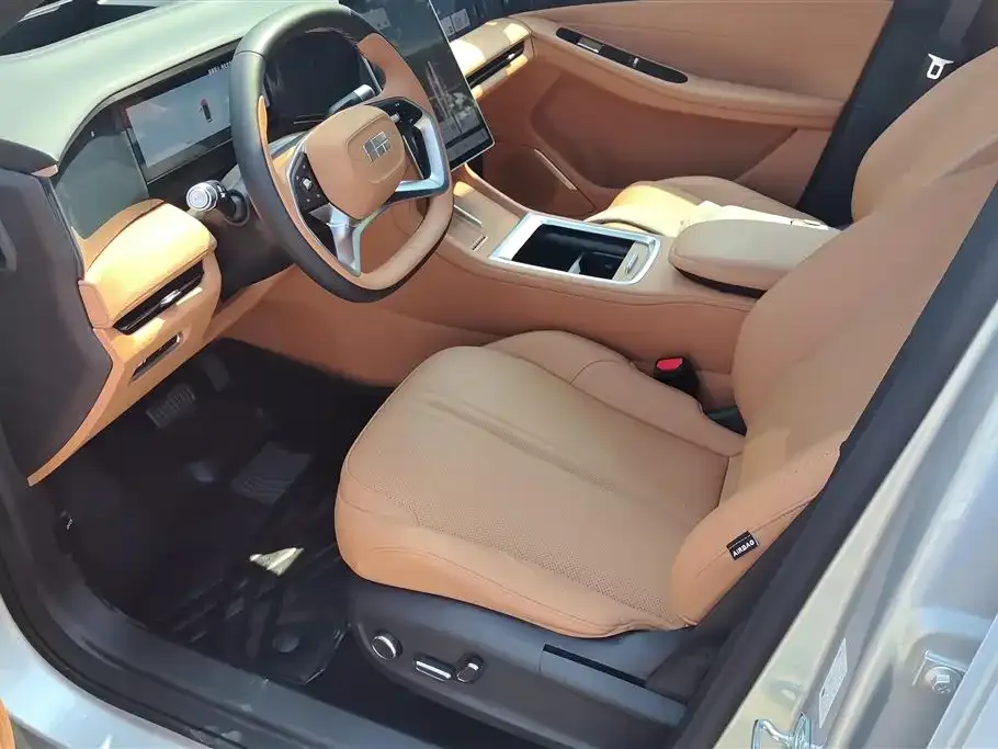 Geely Galaxy L7 — фото 3