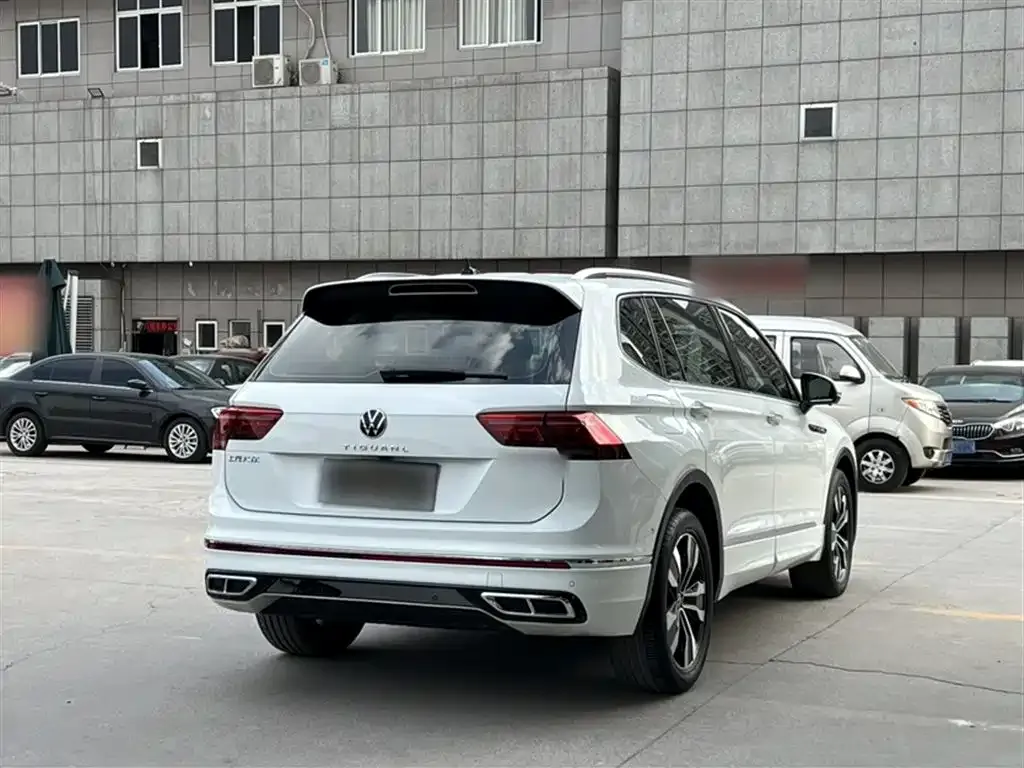 Volkswagen Tiguan L — фото 4