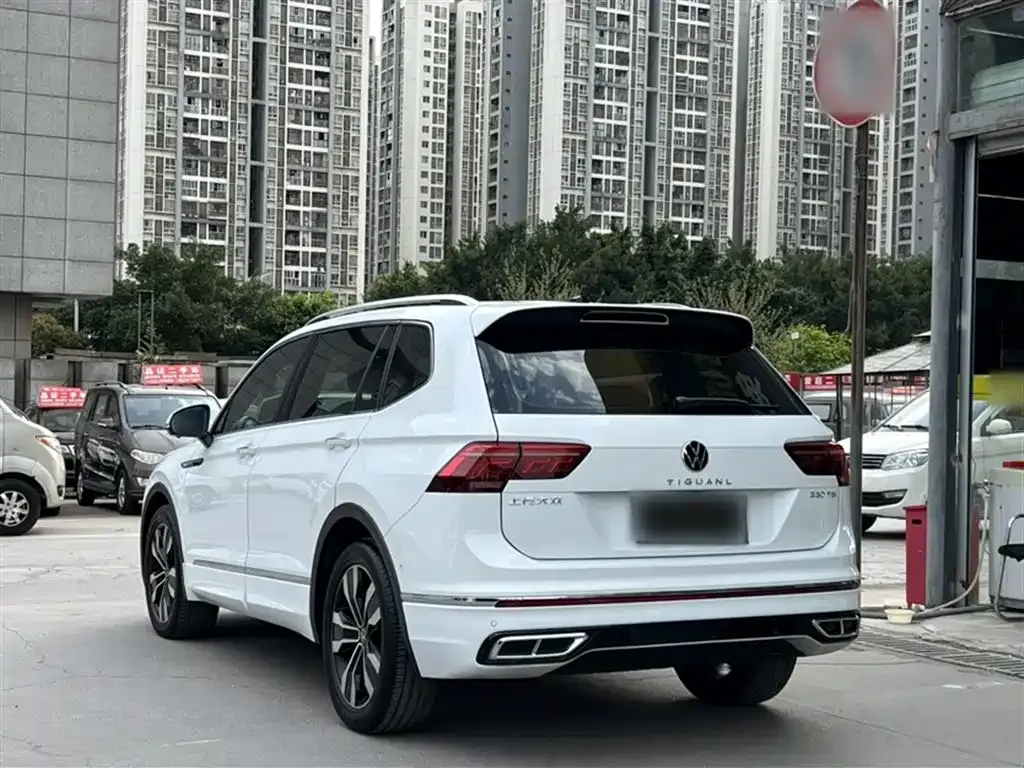 Volkswagen Tiguan L — фото 6