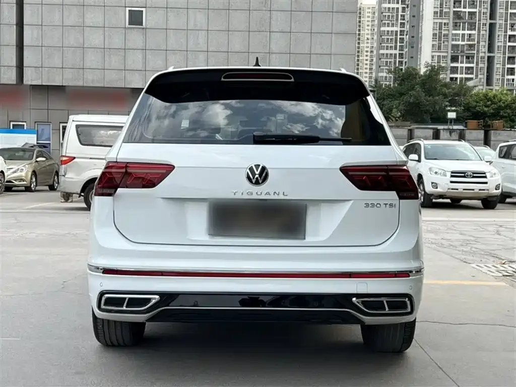 Volkswagen Tiguan L — фото 10
