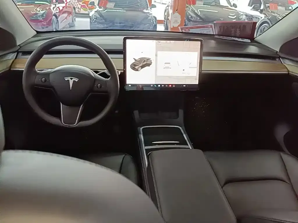 Tesla Model Y — фото 3