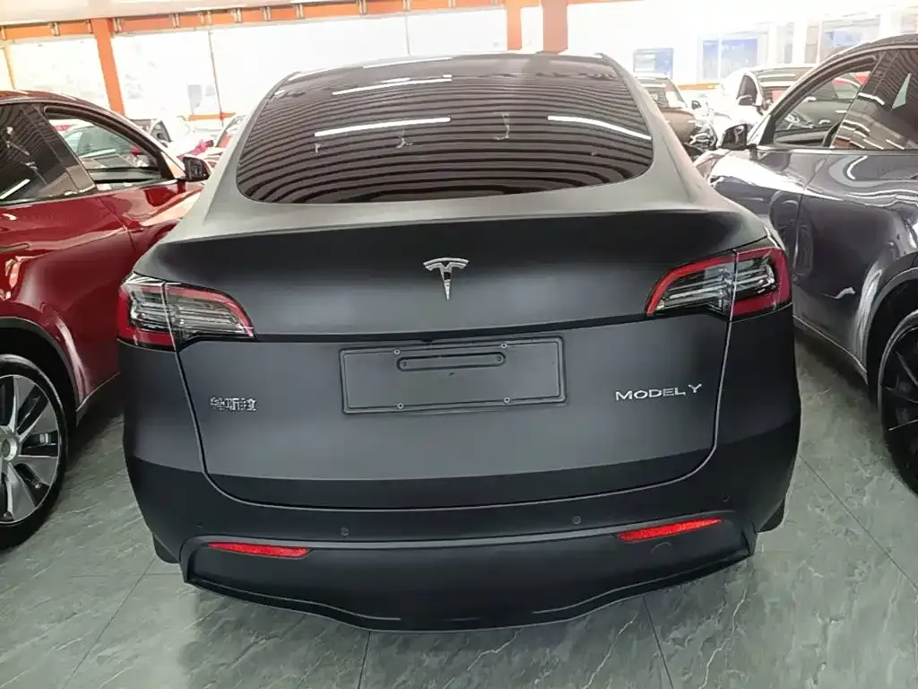 Tesla Model Y — фото 10