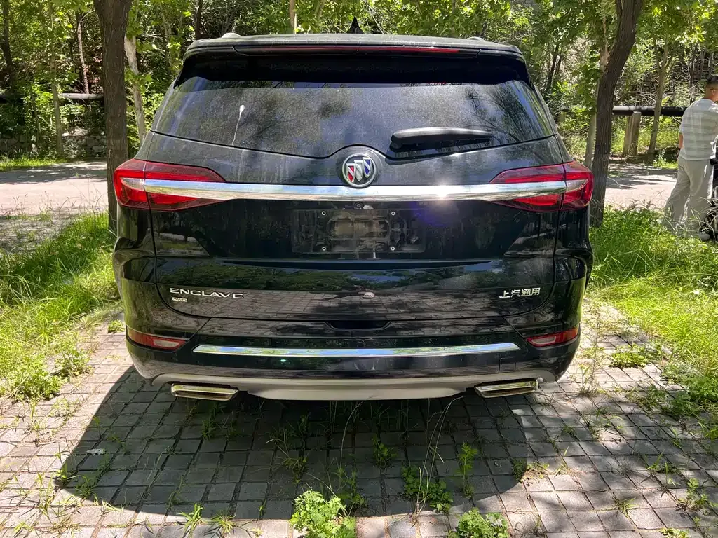 Buick Enclave — фото 8