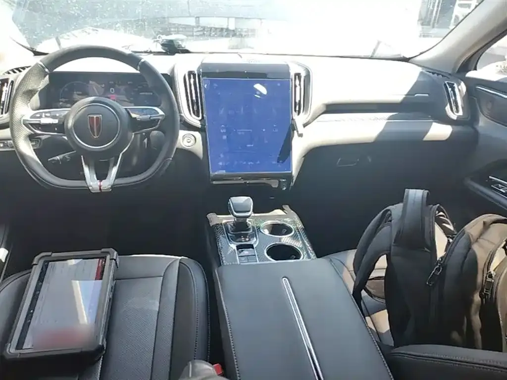 Hongqi HS3 PHEV 2024 из CN, фото 7