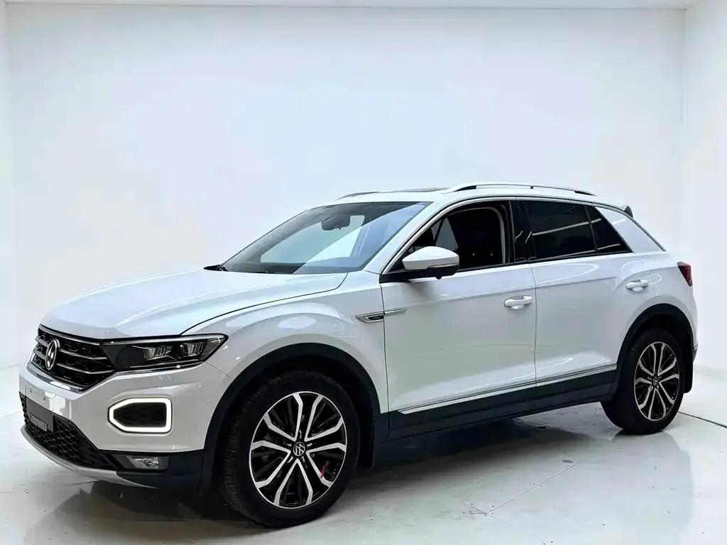 Volkswagen T-Roc — фото 1