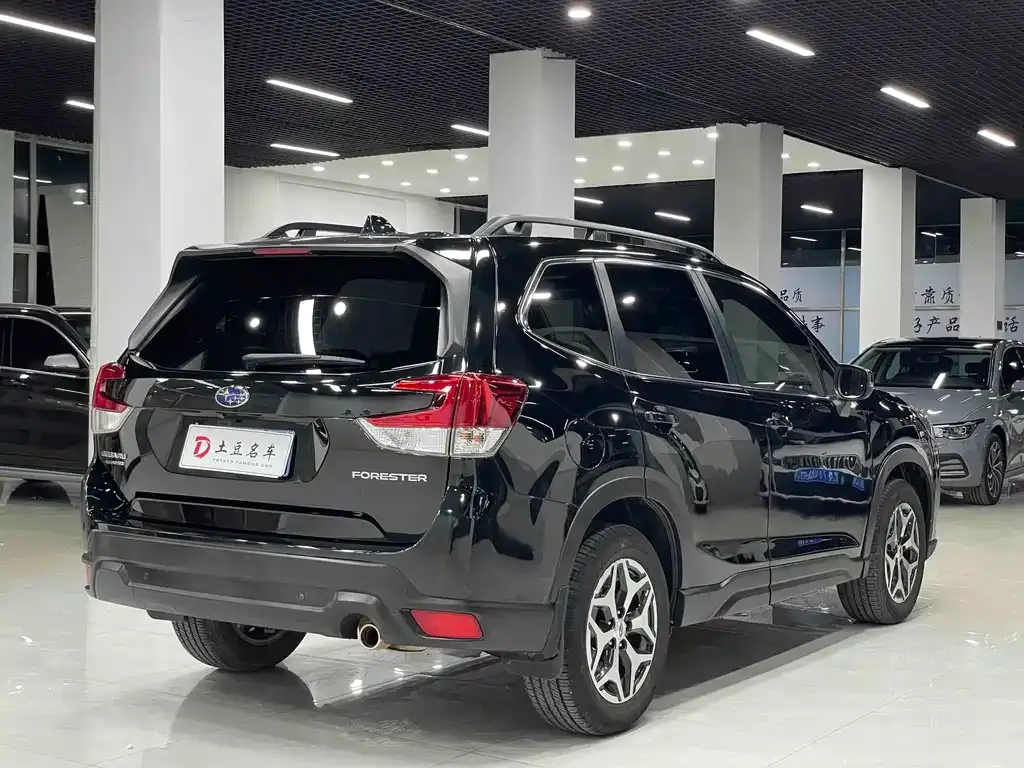 Subaru Forester — фото 3