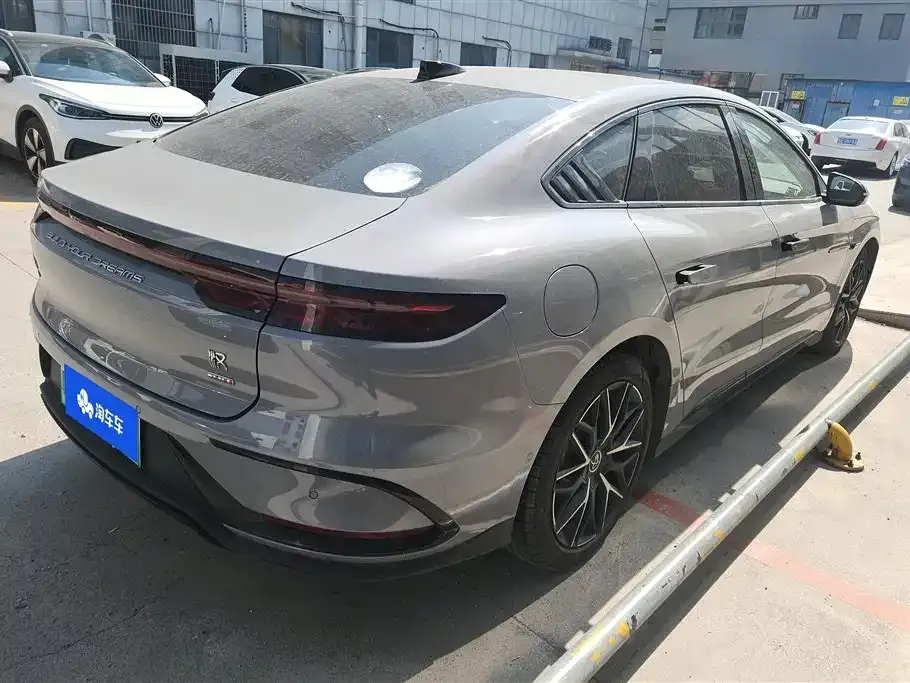 BYD Han — фото 10