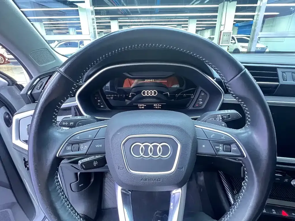 Audi Q3 — фото 10