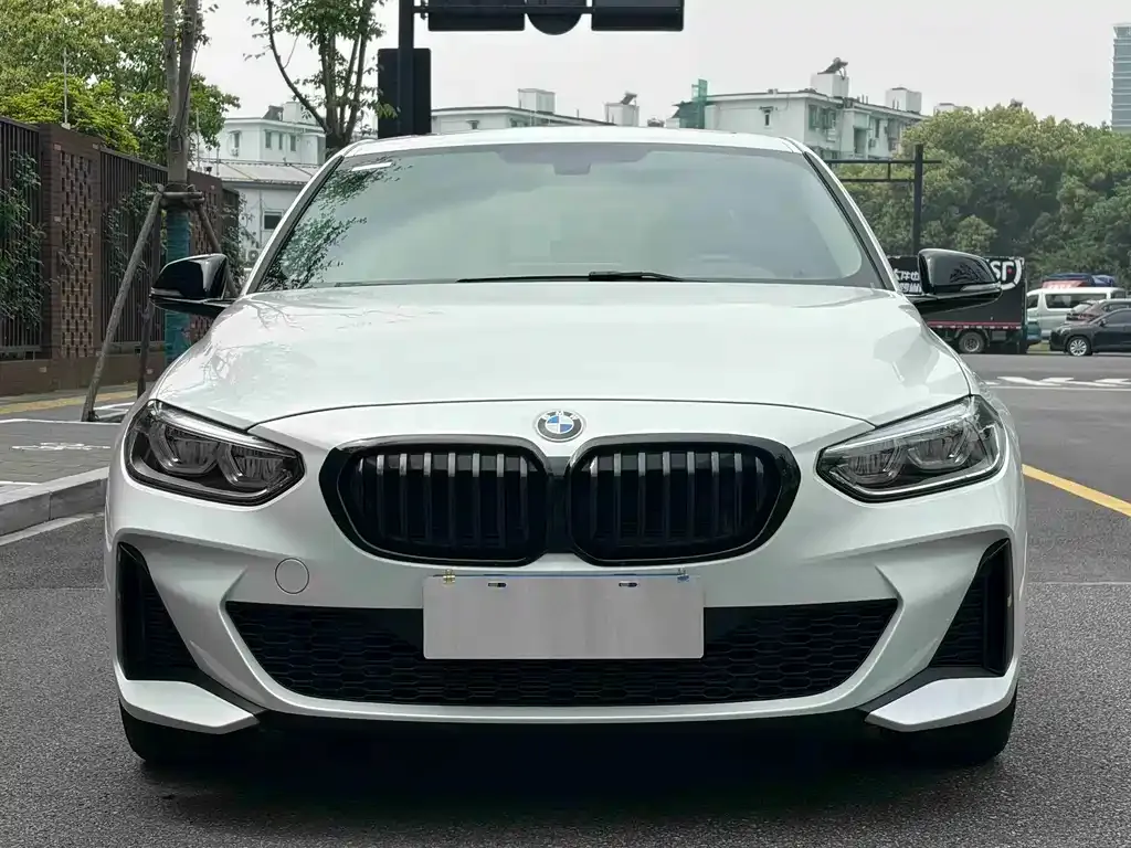 BMW 1 Series 2023 из CN, фото 7