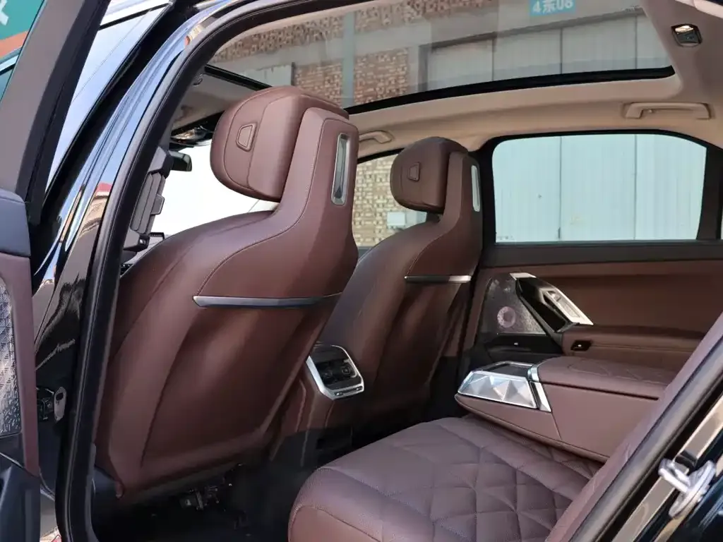 BMW 7 Series 2025 из CN, фото 7