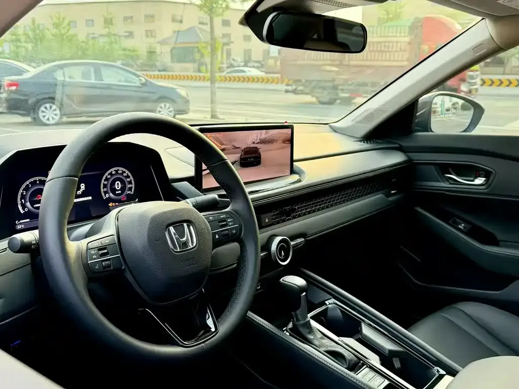 Honda Accord — фото 4