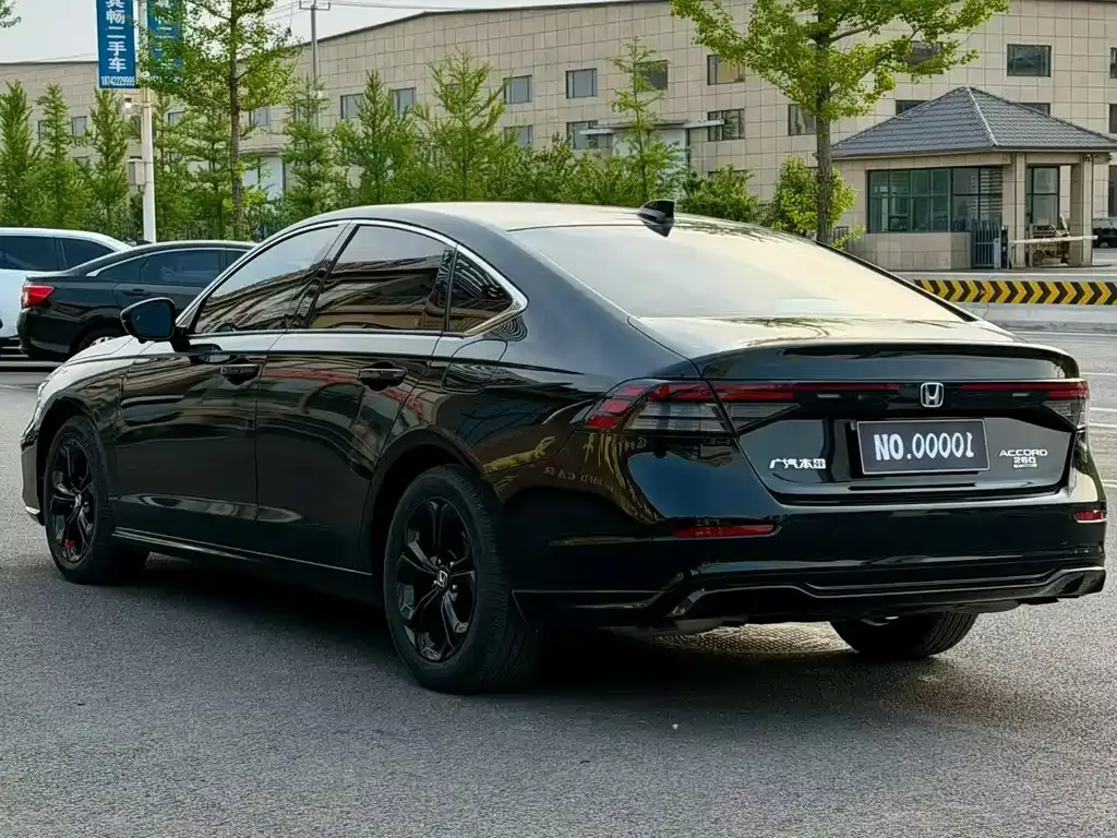 Honda Accord — фото 7