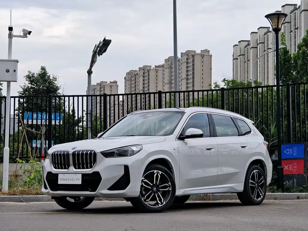 BMW X1 — фото 1