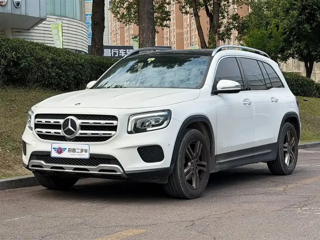 Mercedes-Benz GLB — фото 1