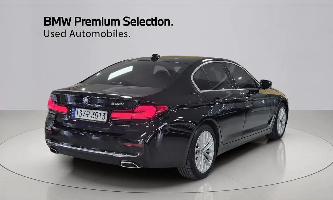 BMW 5-Series 2023 из KR, фото 2