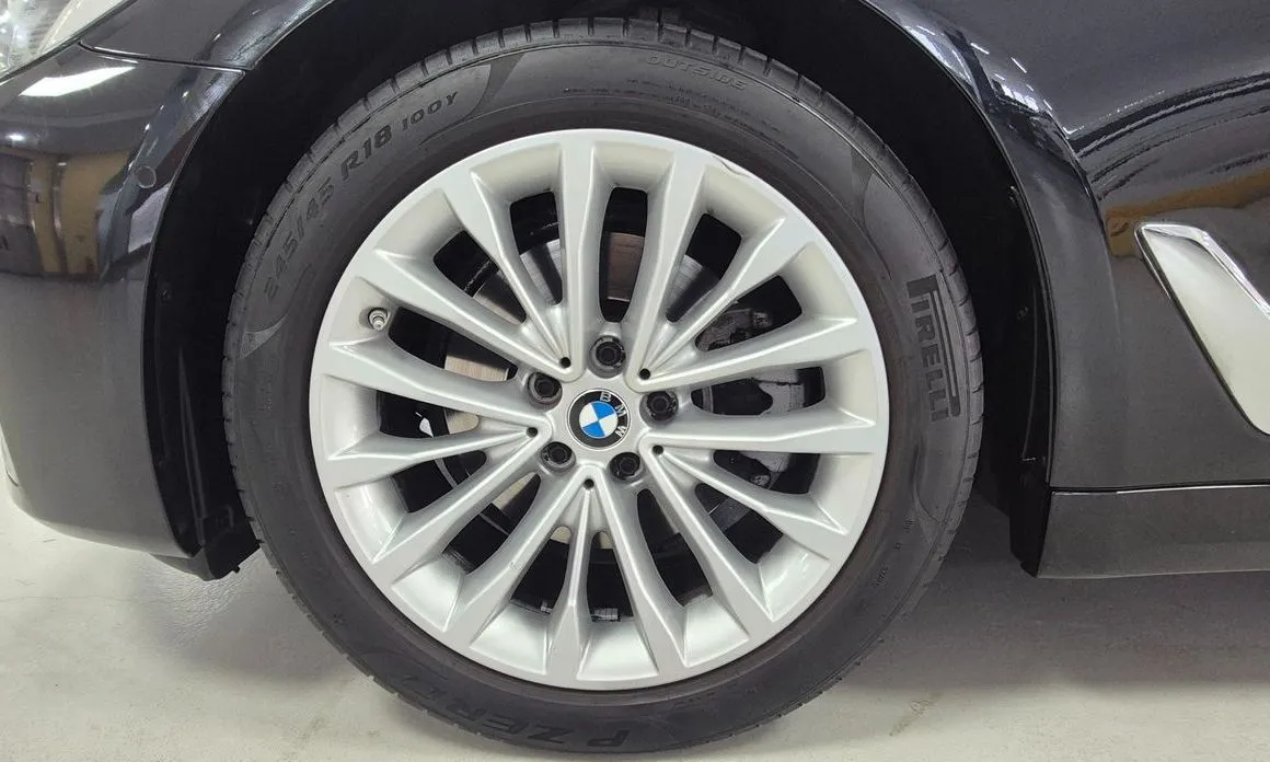 BMW 5-Series 2023 из KR, фото 10