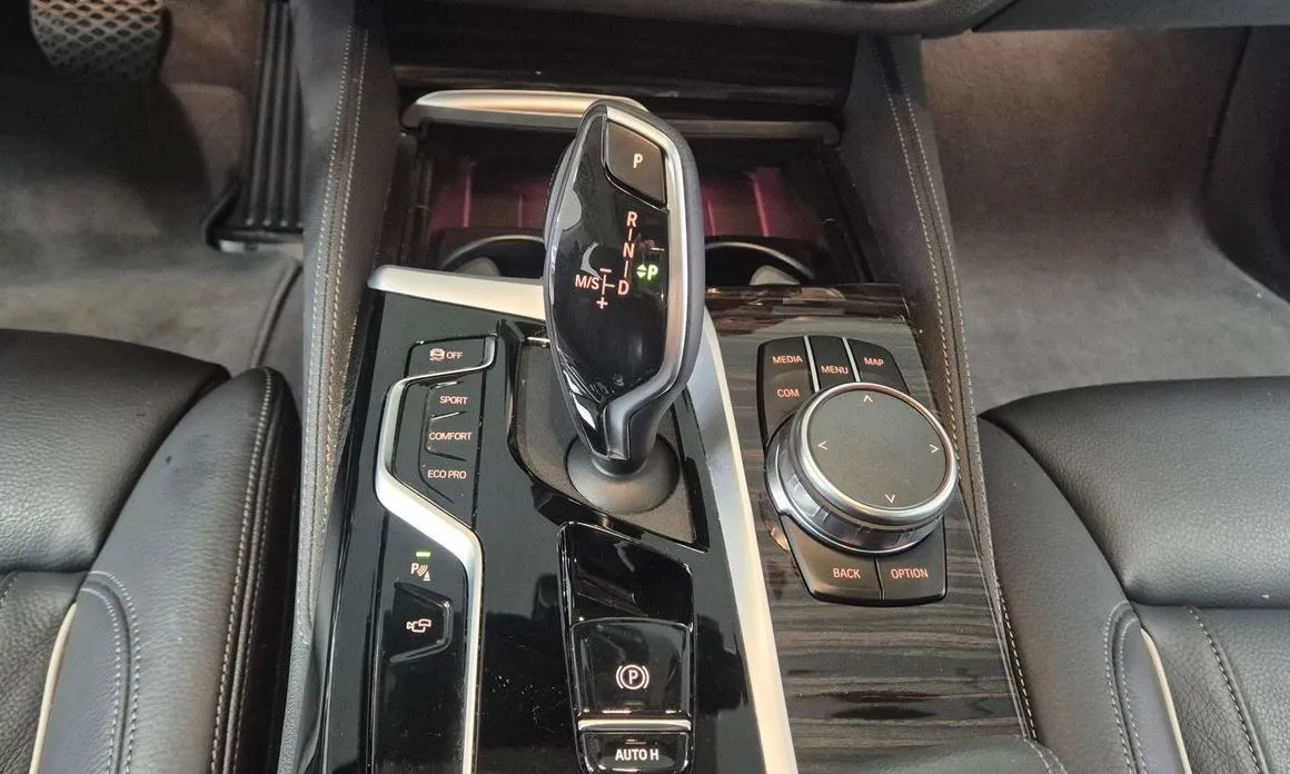 BMW 5-Series 2023 из KR, фото 9