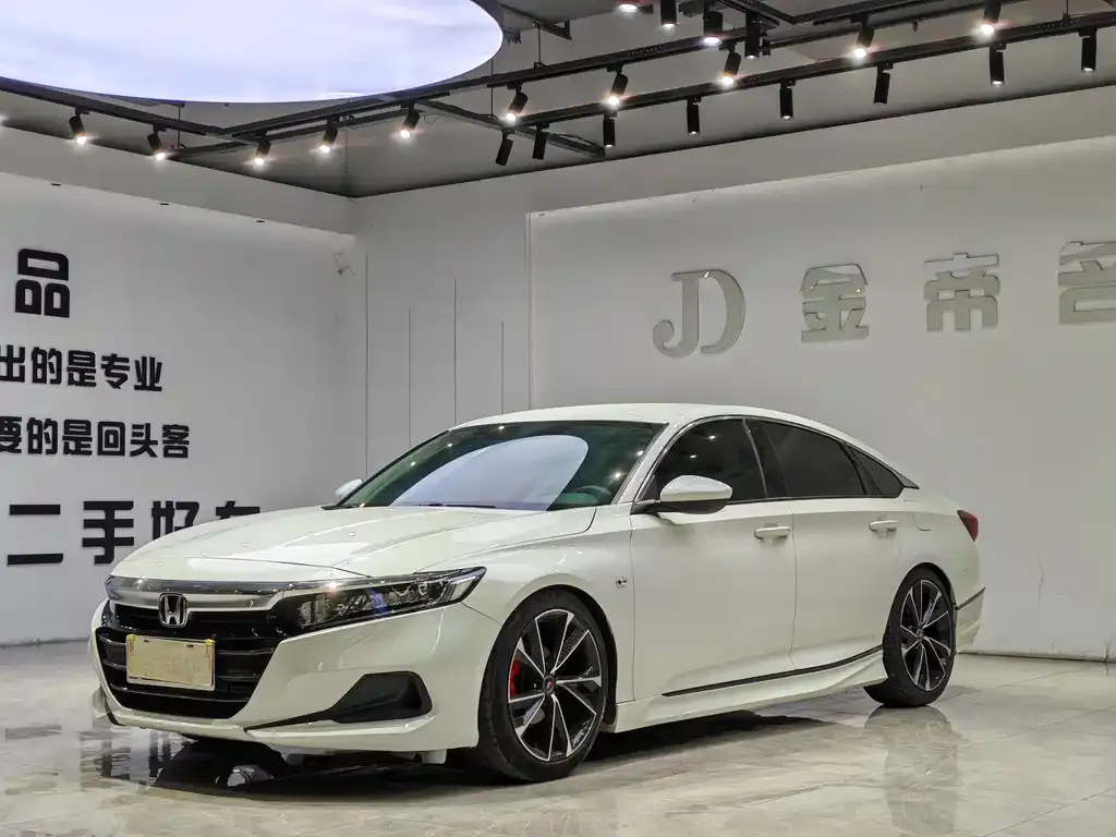 Honda Accord — фото 1