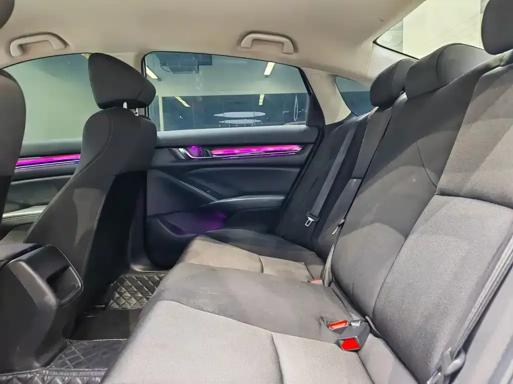 Honda Accord — фото 10