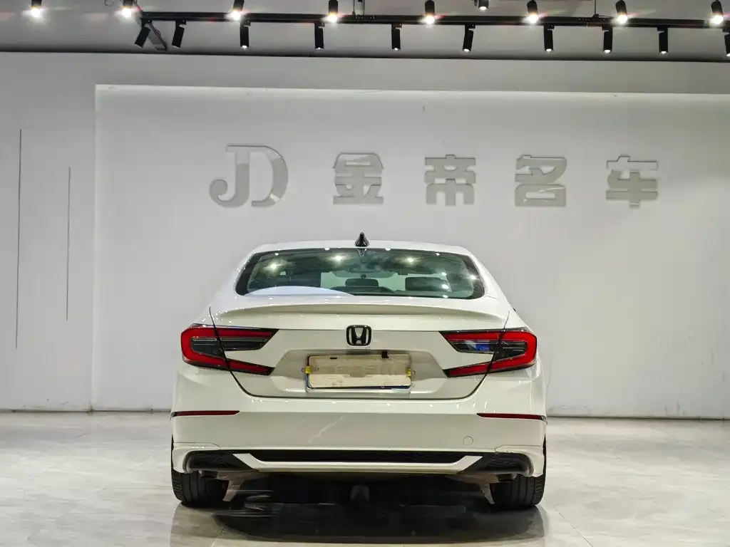 Honda Accord — фото 6
