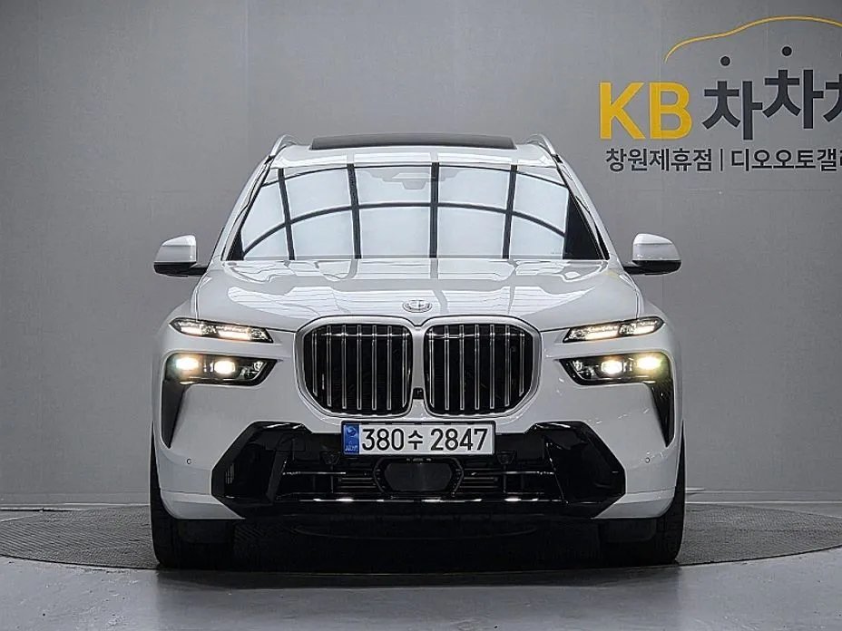BMW X7 — фото 9