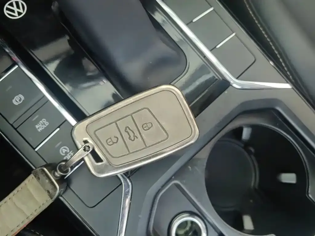 Volkswagen Passat 2023 из CN, фото 4
