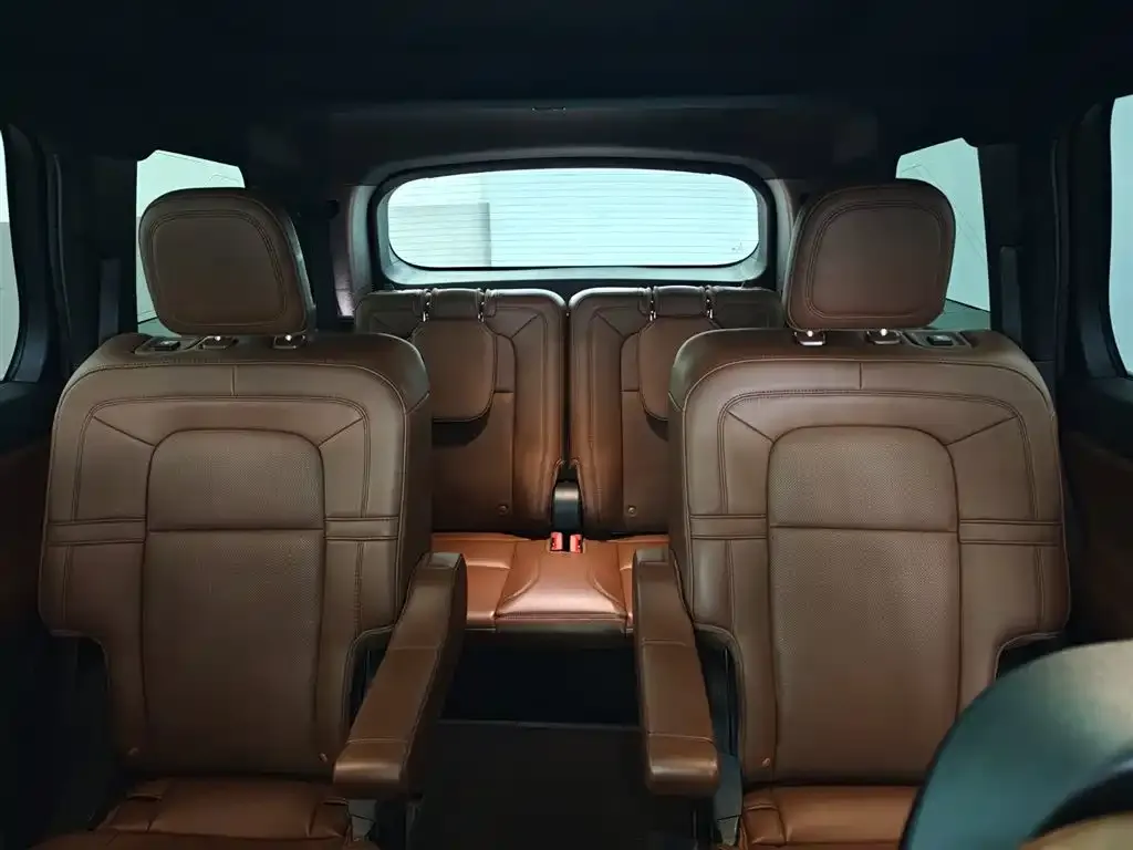 Lincoln Aviator — фото 2