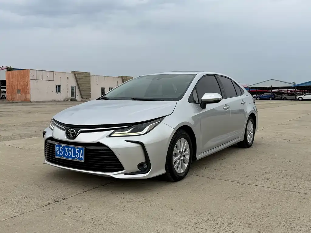 Toyota Corolla — фото 1