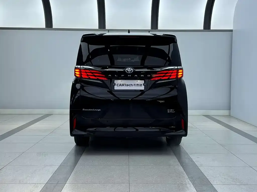 Toyota Alphard — фото 4