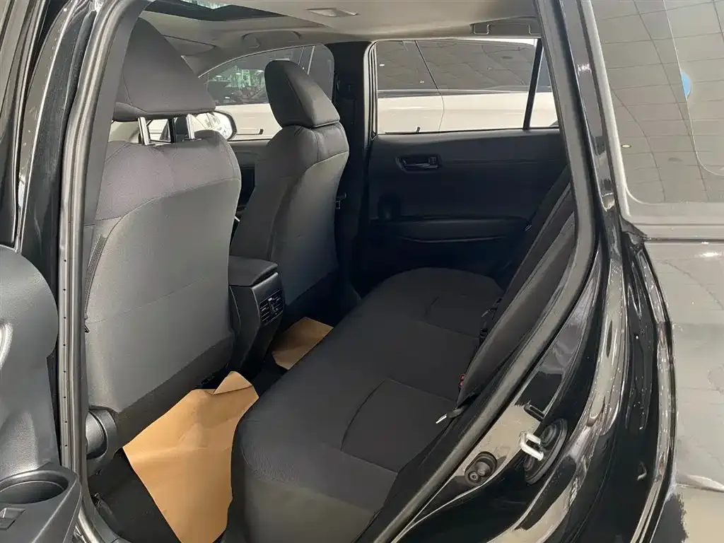 Toyota Corolla Cross 2023 из CN, фото 3