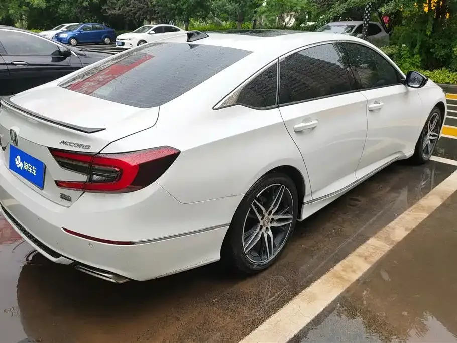 Honda Accord — фото 6