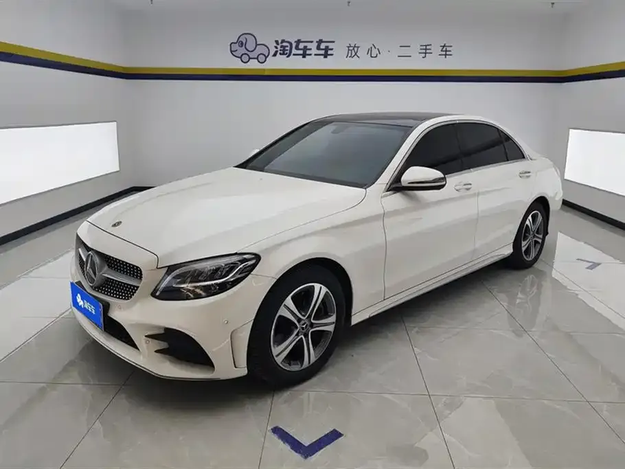 Mercedes-Benz C-Class — фото 1