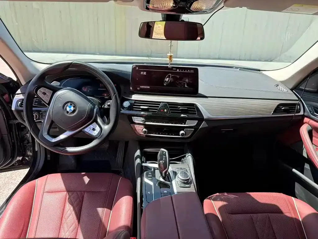 BMW 5 Series — фото 9