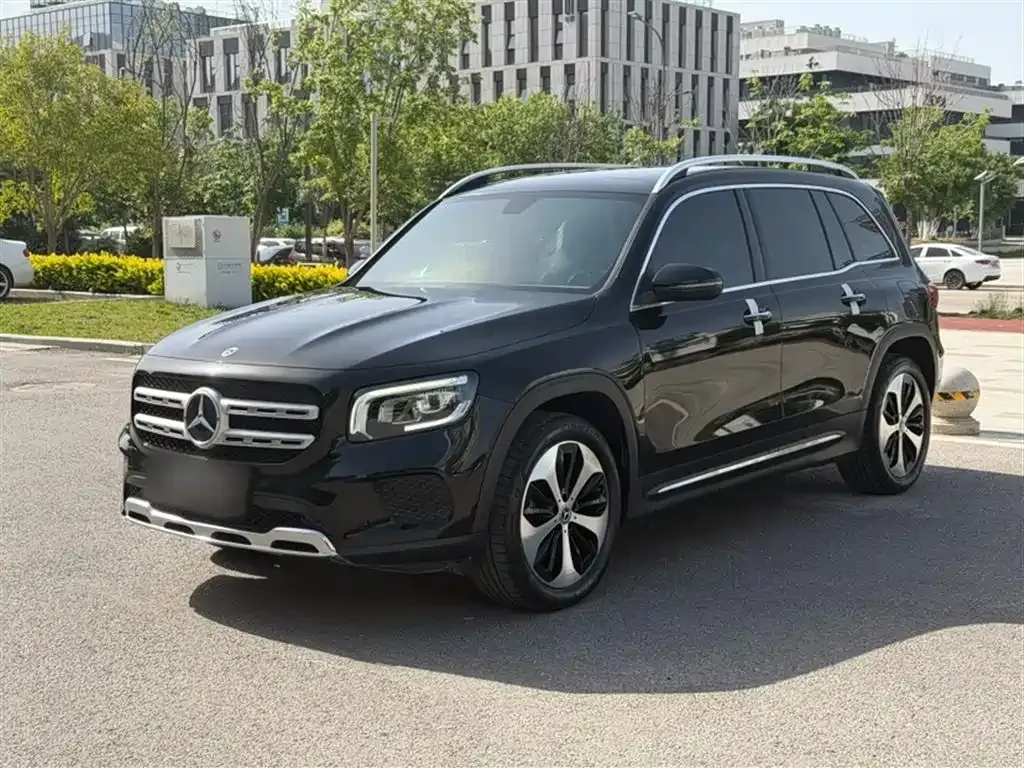 Mercedes-Benz GLB — фото 1