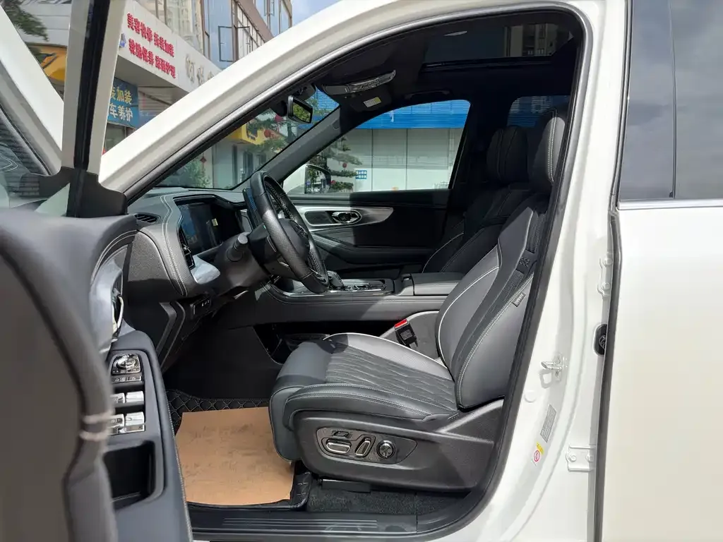 GAC Motor Trumpchi GS8 — фото 10